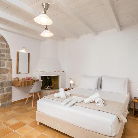 Lina And Babis' Home Adamantas (Milos) Exterior foto
