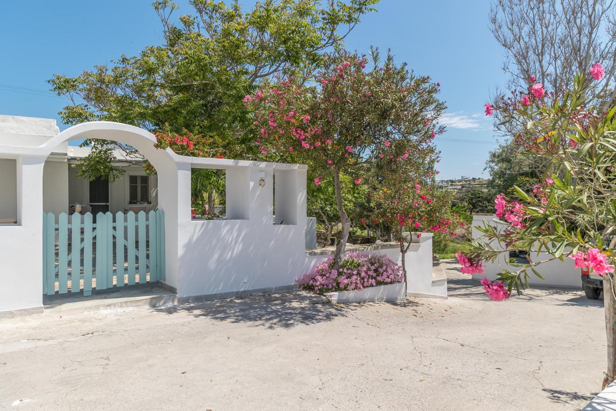 Lina And Babis' Home Adamantas (Milos) Exterior foto