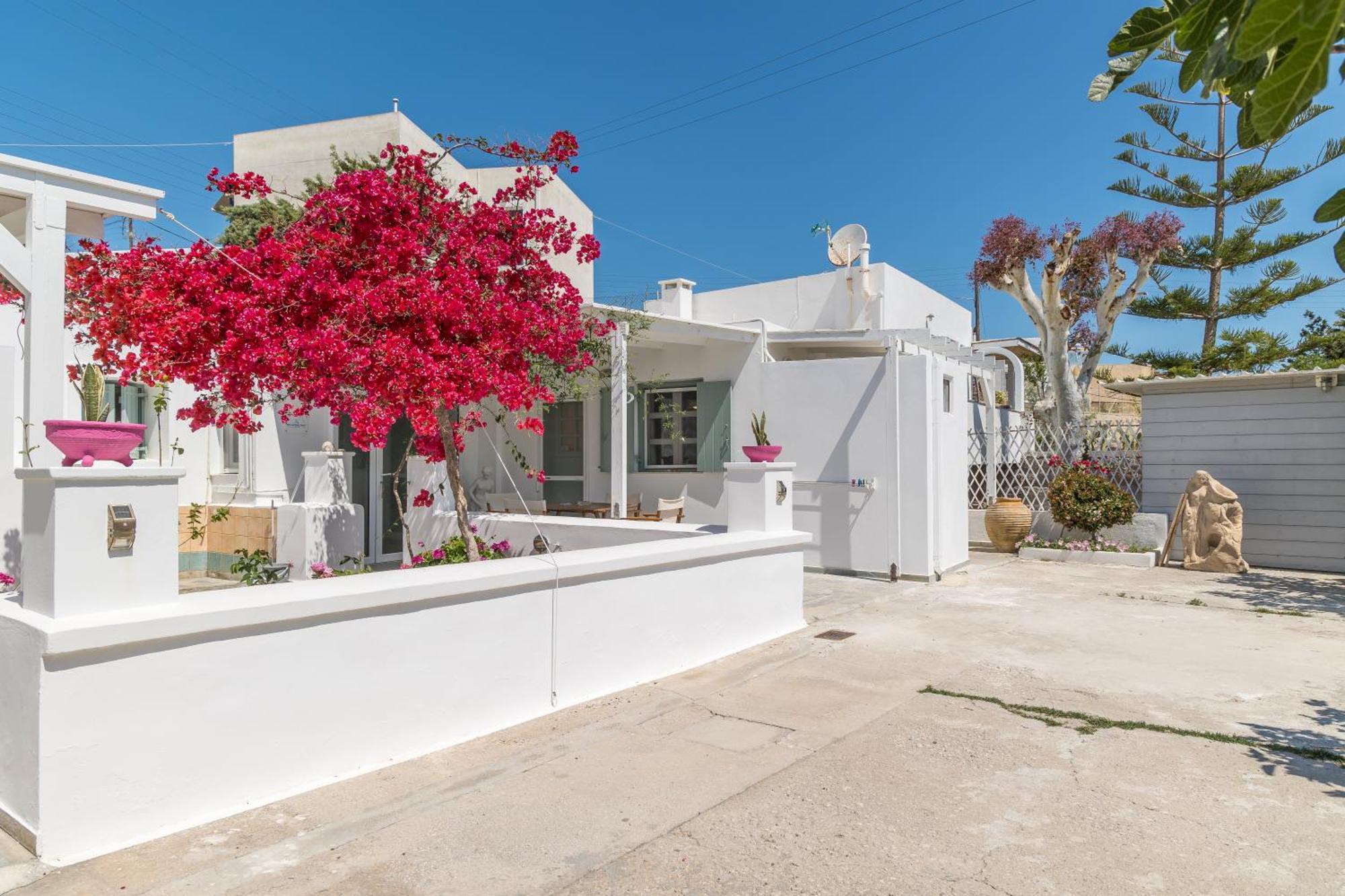 Lina And Babis' Home Adamantas (Milos) Exterior foto