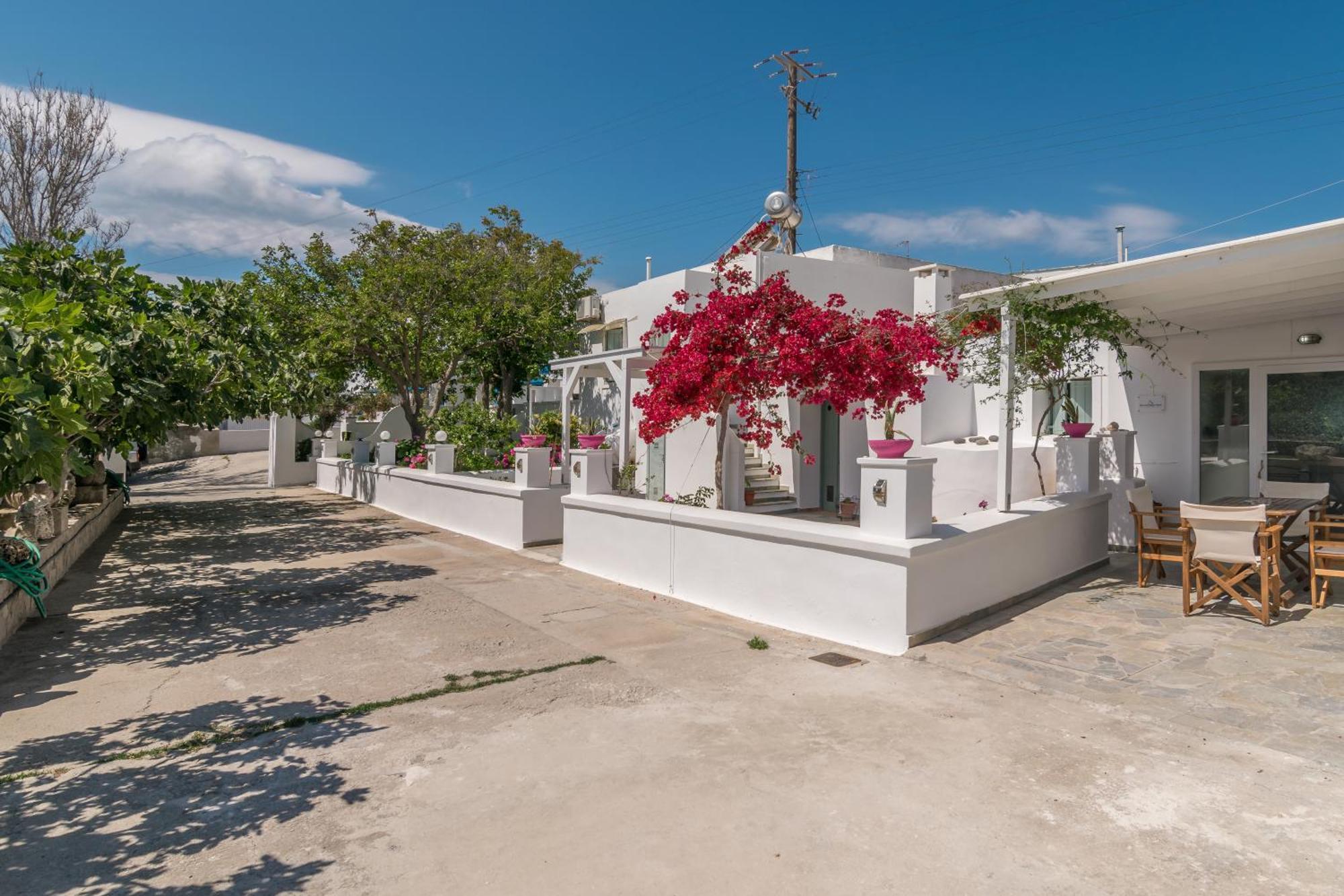 Lina And Babis' Home Adamantas (Milos) Exterior foto