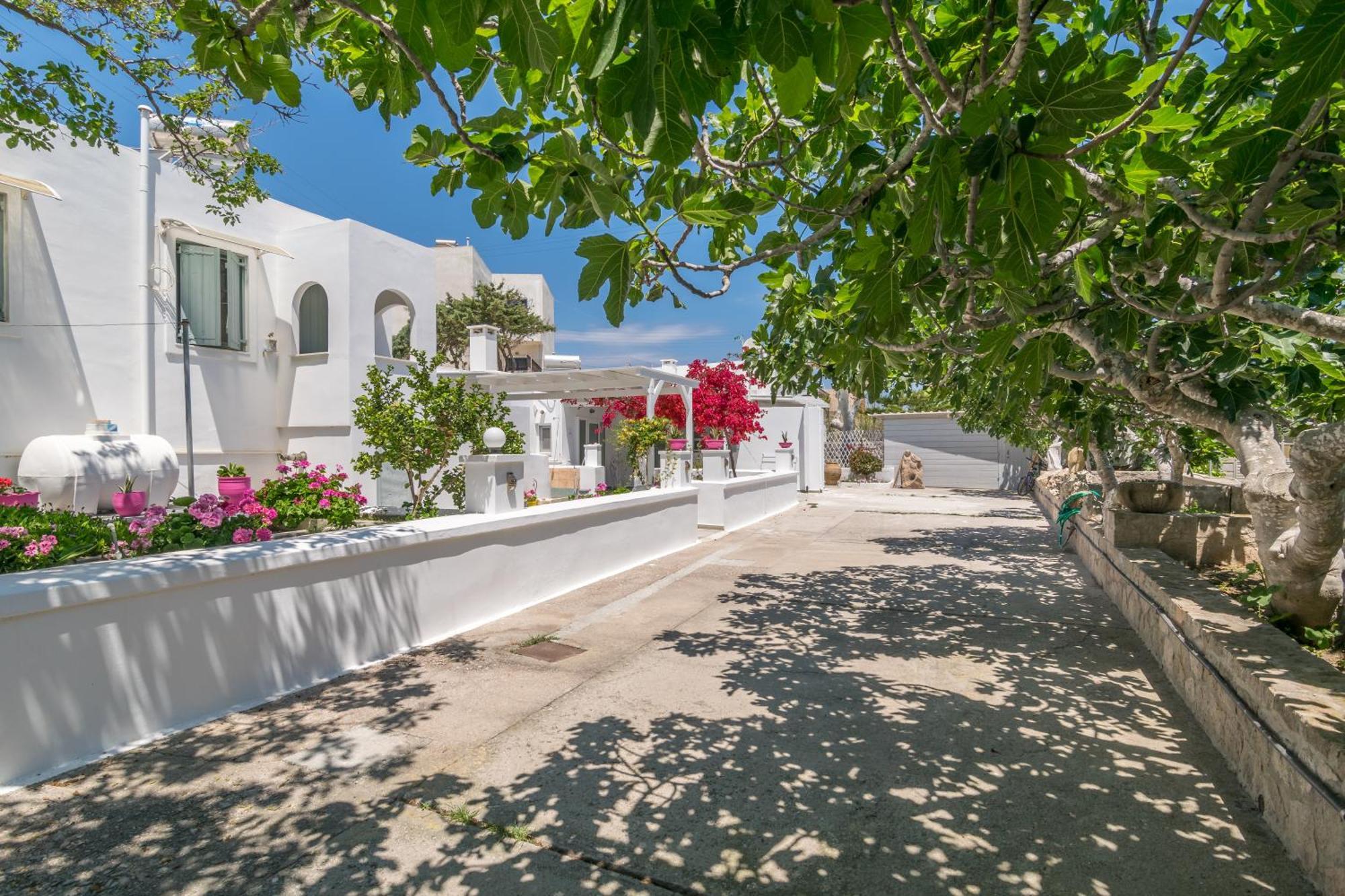 Lina And Babis' Home Adamantas (Milos) Exterior foto